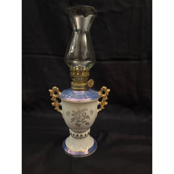 Vintage Washington DC Mini Oil Lamp Gold Trim Accents With Globe Ruffle Globe - Picture 5 of 10